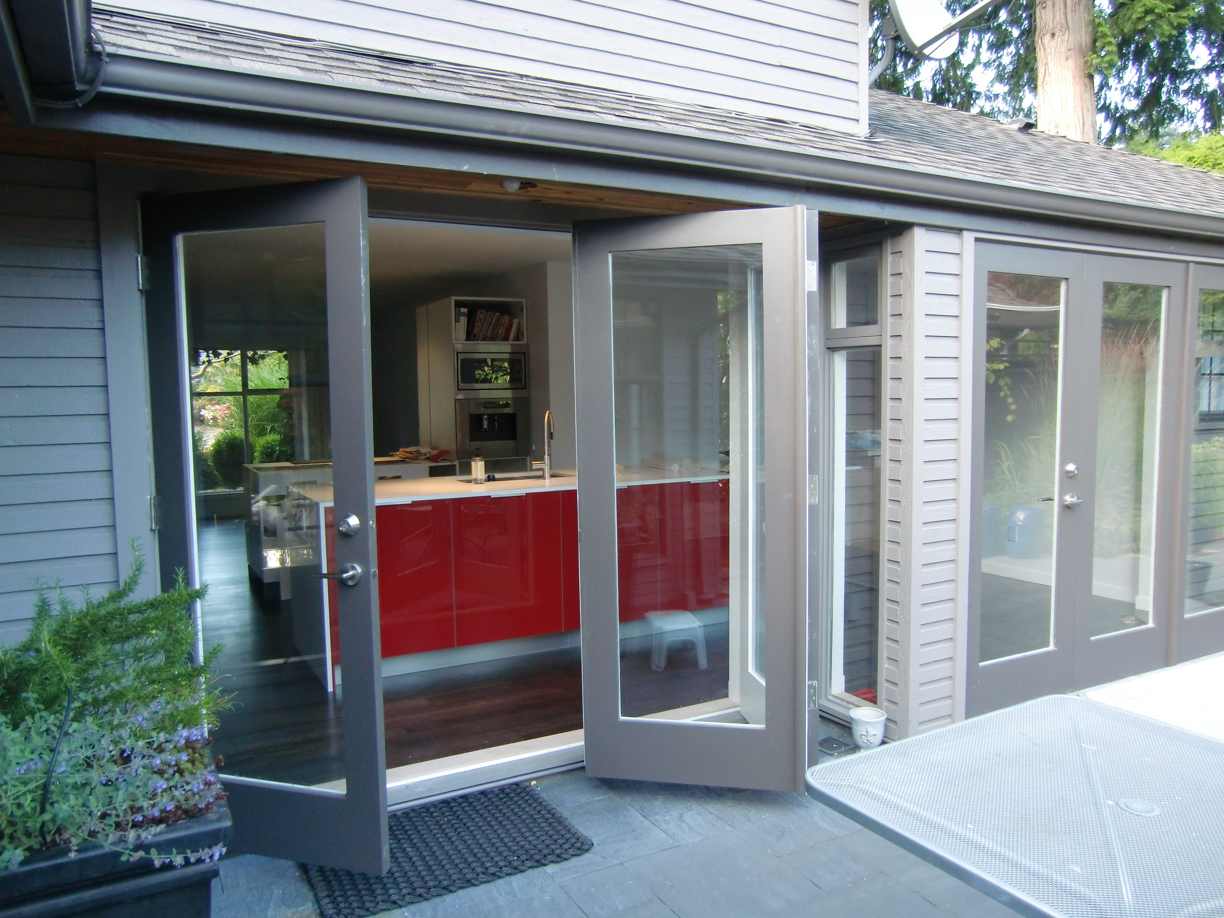 Facroy Direct Doors CANTILEVER